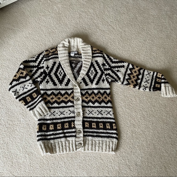 Beautiful NWOT Shawl Collar Cardigan Sweater 🍂 - Picture 3 of 5